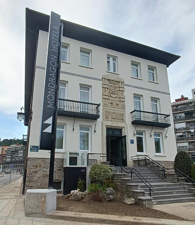Budova, kde se hotel nachází