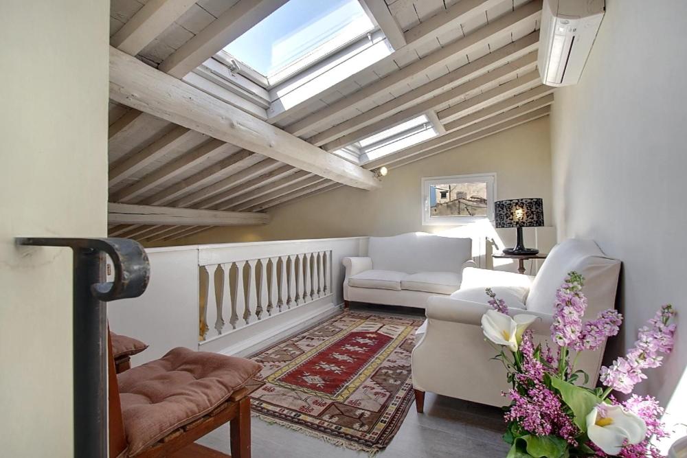 Posedenie v ubytovaní Florence view apartment