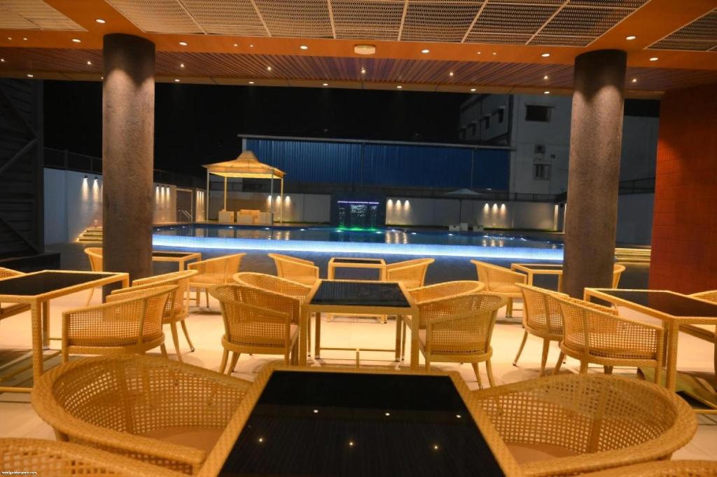 Bazén v ubytování GOLDEN PARK HOTEL & RESORT nebo v jeho okolí