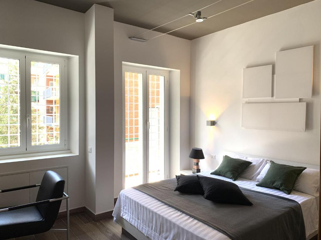 Nox Romana Apartments - Vatican - Modern Apt with Cozy Balcony