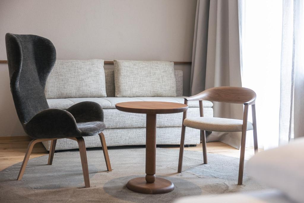 Upside Down Town Hotel Neue Post - 15