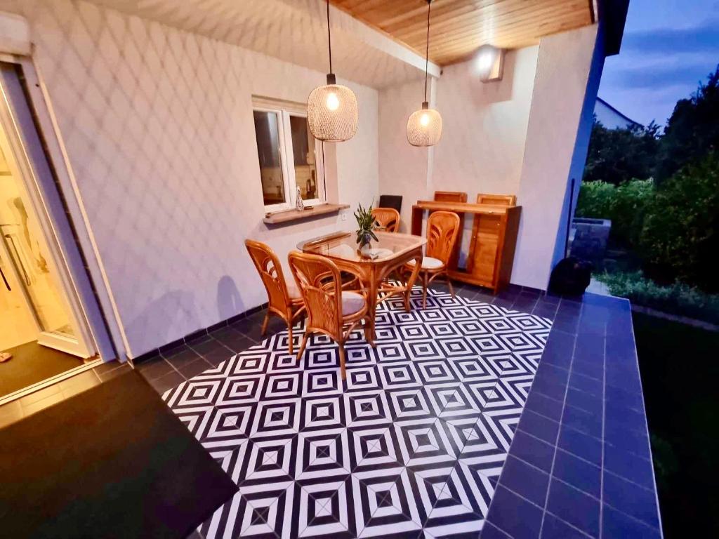 Posezení v ubytování NEON Apartman Csopak Balaton