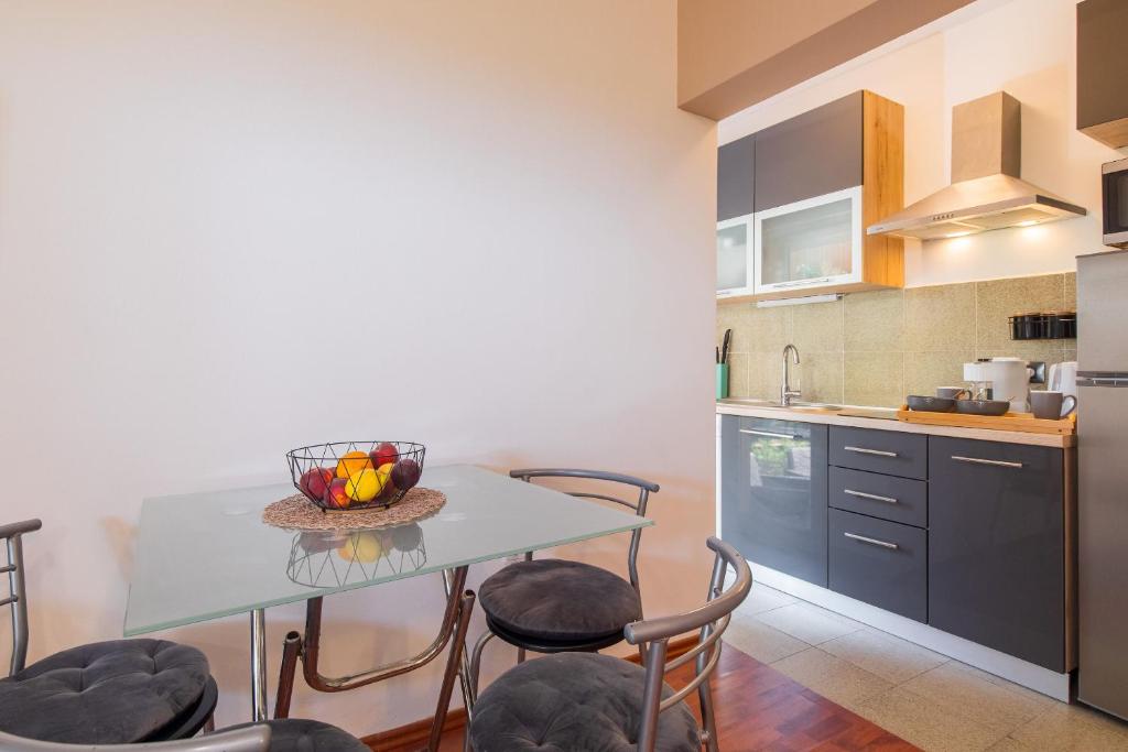 Kuchyň nebo kuchyňský kout v ubytování Apartments Miljenko