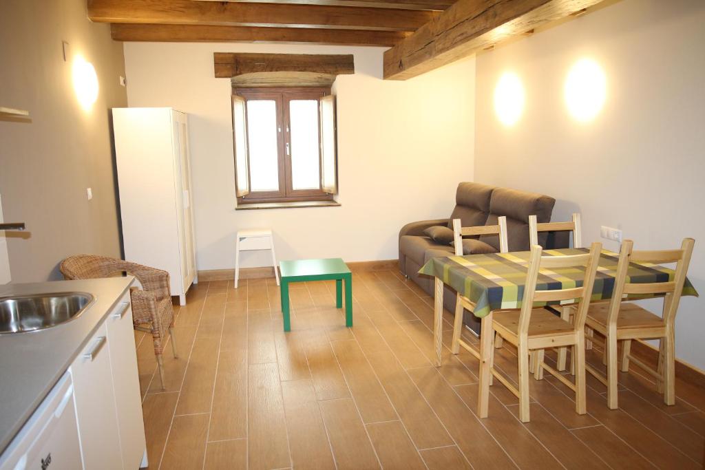 Hostal-Cicloturismo Lopenea - Two-Bedroom Apartment