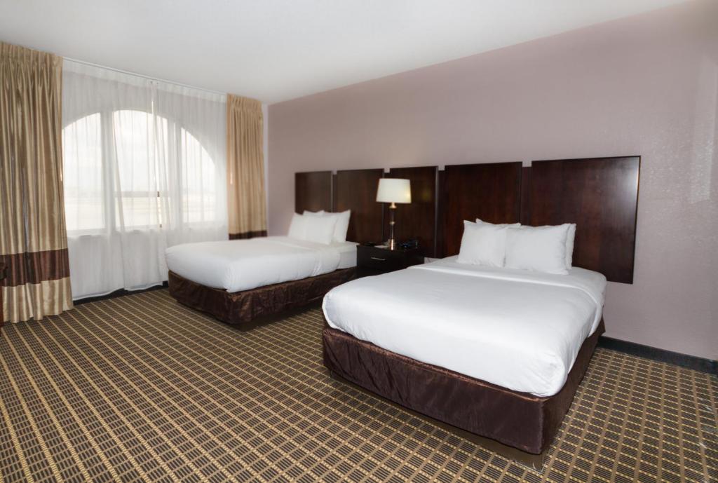 Clarion Inn & Suites Miami International Airport photo