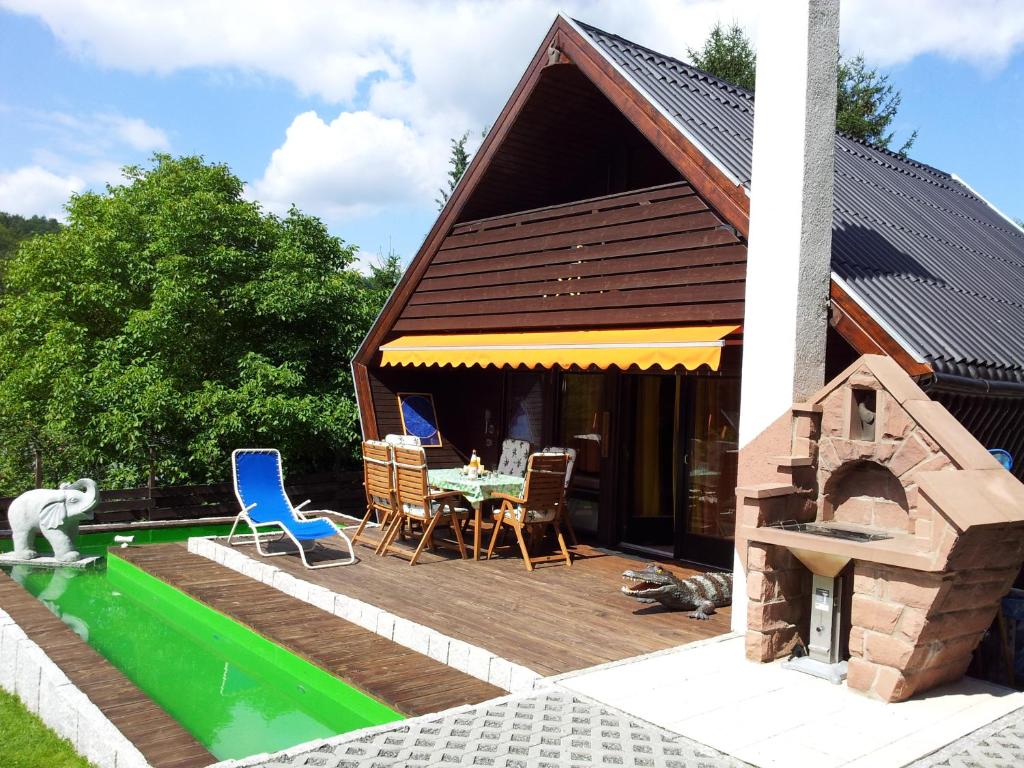 Bazén v ubytování Haus Tsavo nebo v jeho okolí