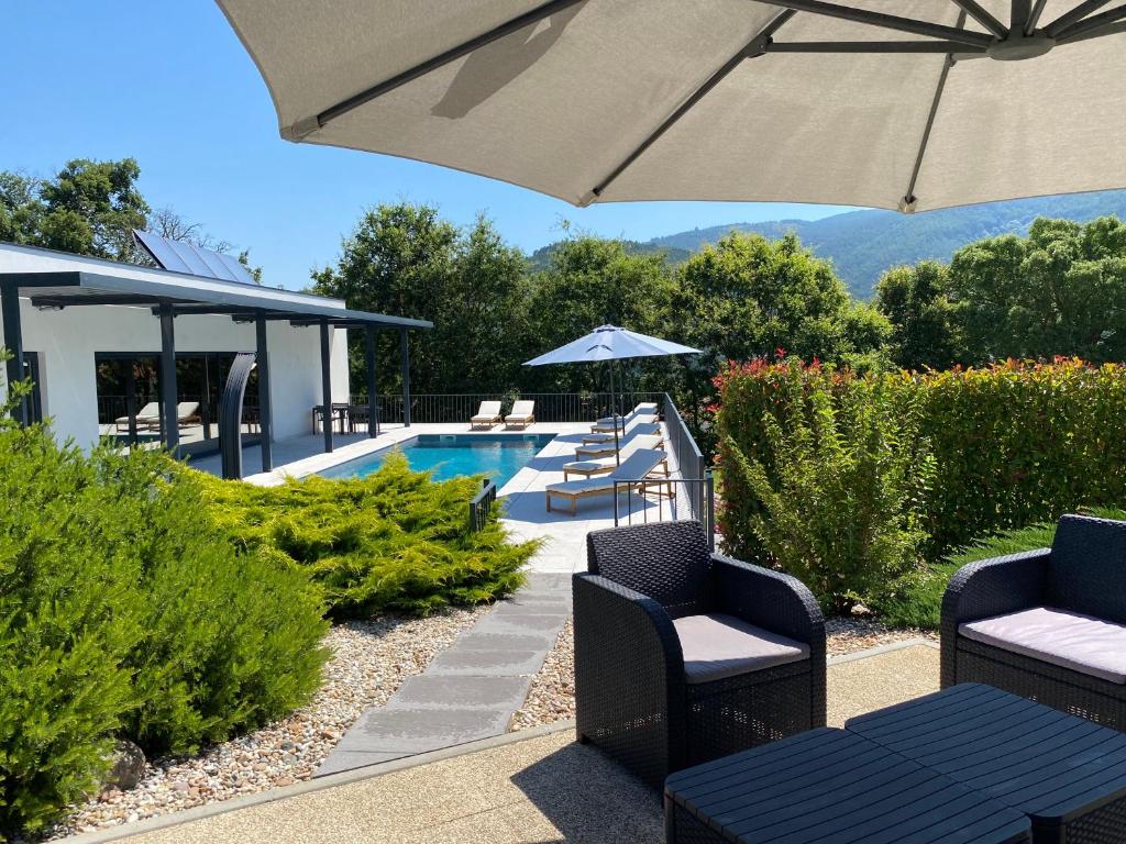 Bazén v ubytování Casa Carvalhal - Adults Only nebo v jeho okolí