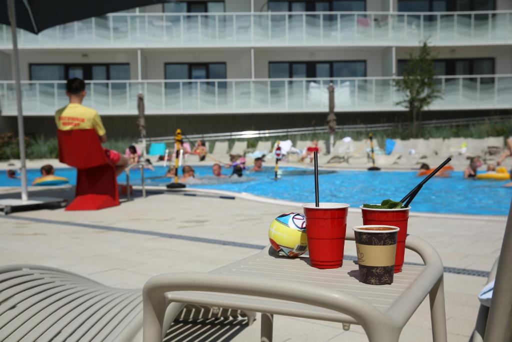 Bazén v ubytování Apartament Lux Tukan B004, Polanki Aqua - Holiday City nebo v jeho okolí