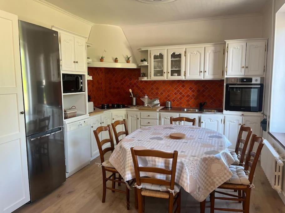 Cuisine ou kitchenette dans l'établissement Ti Ar Familhou classée 3 étoiles