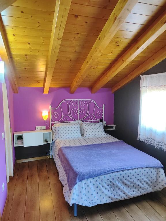 Posteľ alebo postele v izbe v ubytovaní Tranquila casita de invitados en Vigo con chimenea