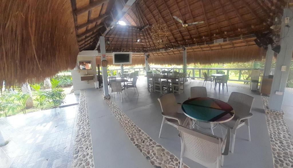 Restaurace v ubytování Cabañas La Palma