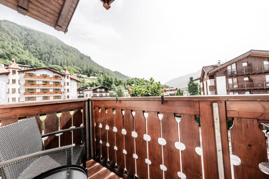 Nespecifikovaný výhled na hory nebo výhled na hory při pohledu z hotelu