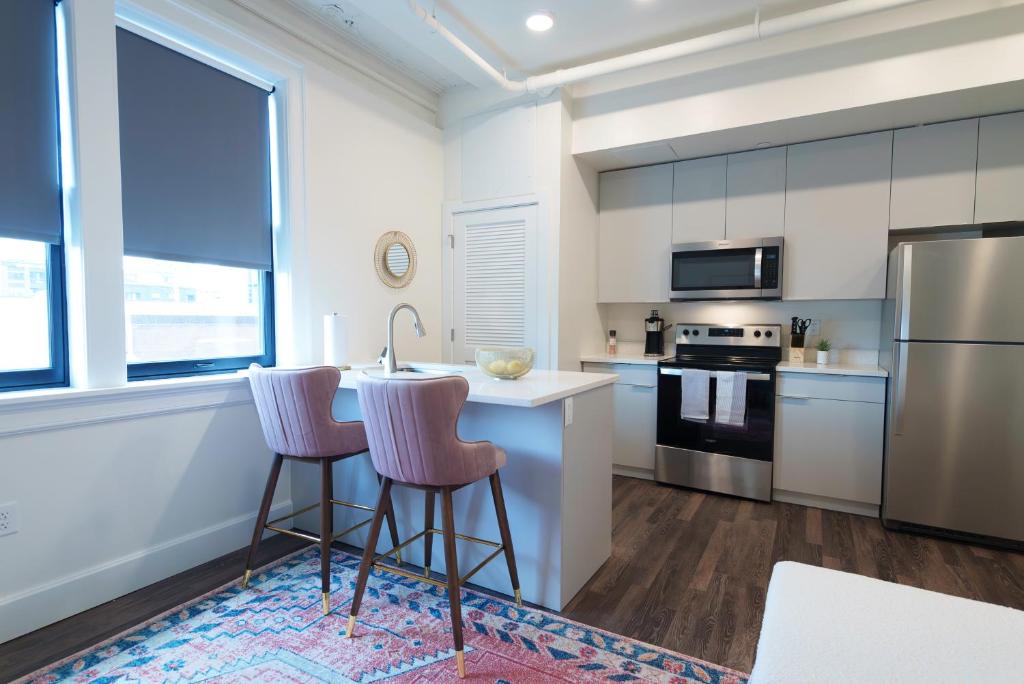 A cozinha ou cozinha compacta de The Standard Downtown Columbus