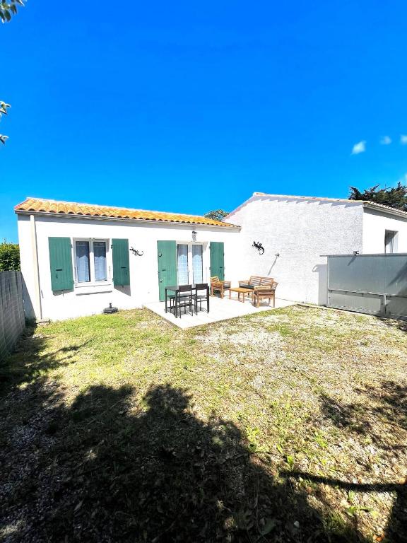 Hoone, kus puhkemaja asub