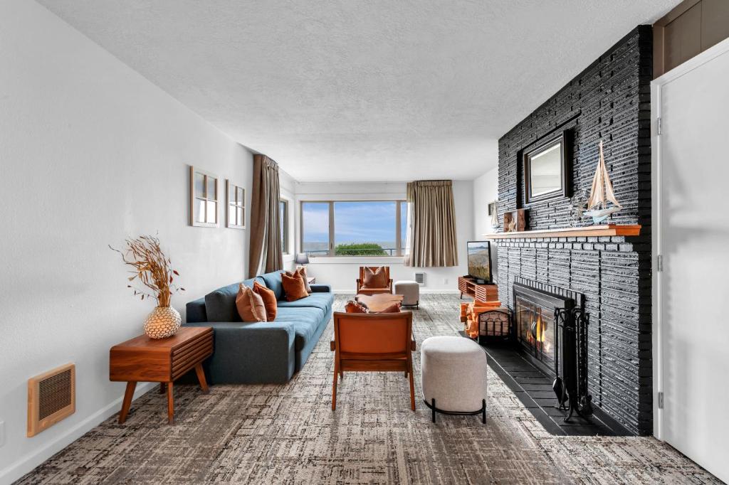 The Whaler - Newport - 