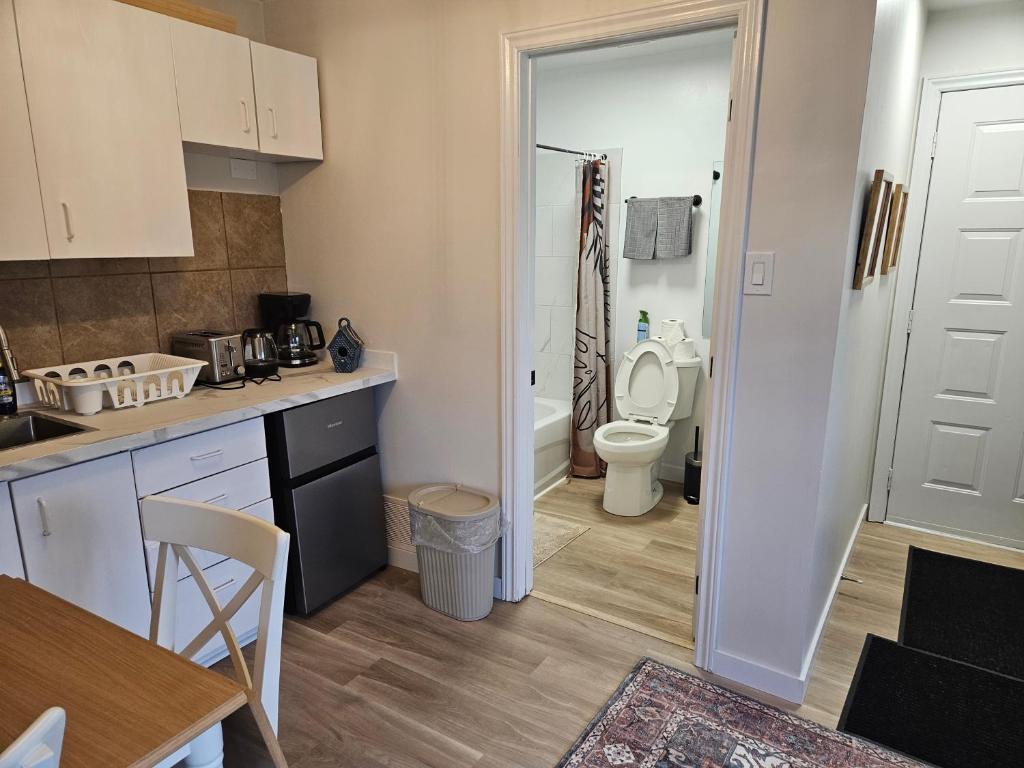 JstLikeHome - Old Ottawa Suite & Guesthouse - Resim 25