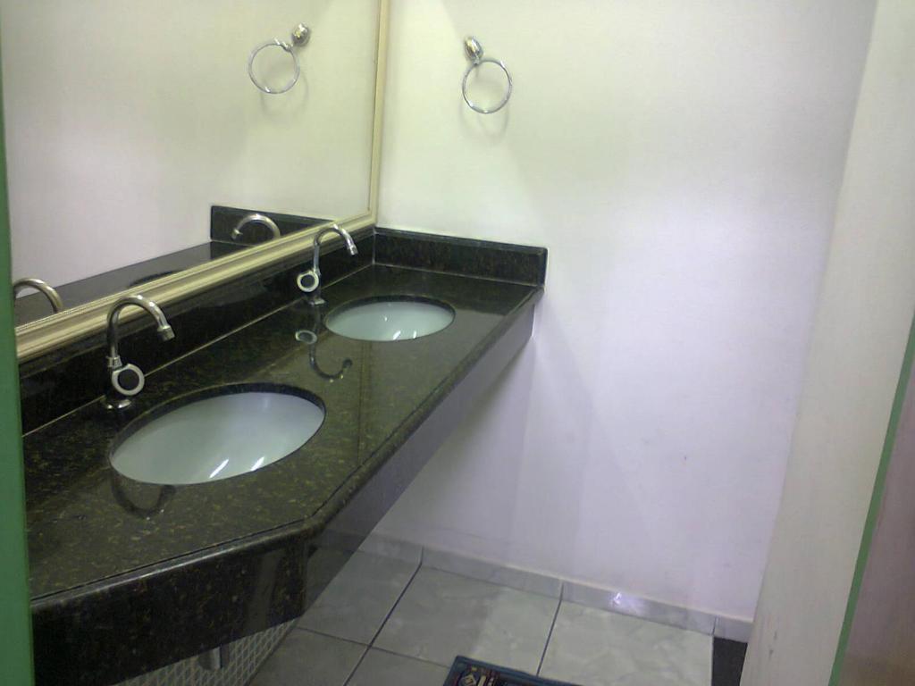 Koupelna v ubytování Hotel Royal Class