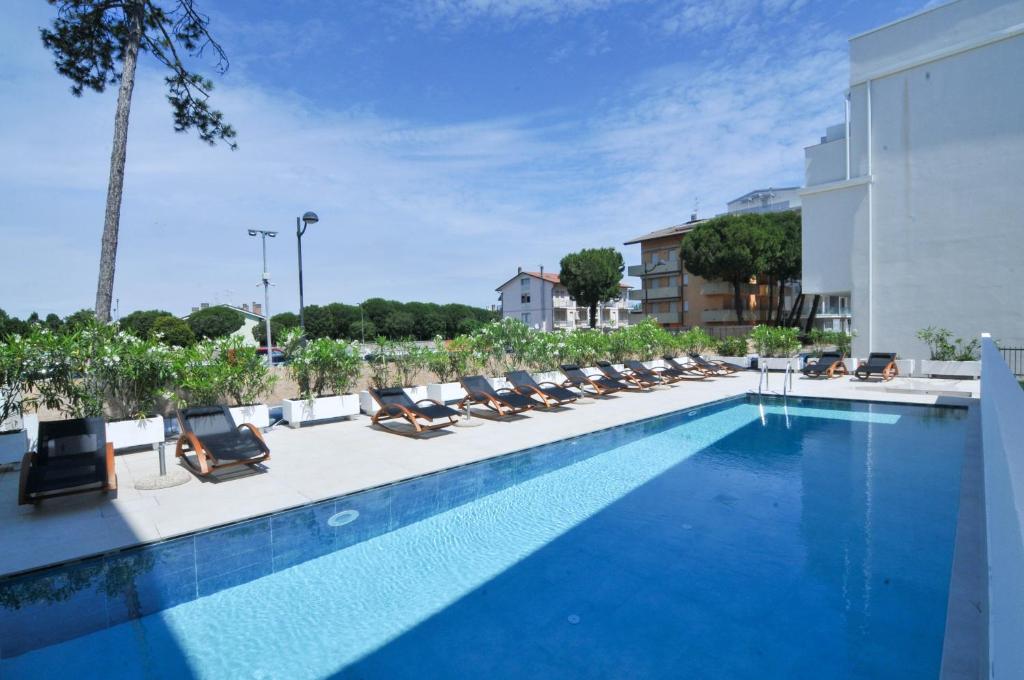 Bazén v ubytování Marina Palace Hotel 4 stelle S nebo v jeho okolí