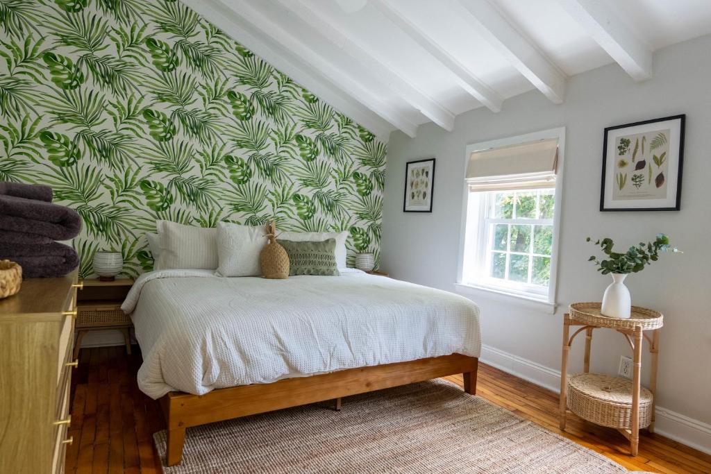 Ένα ή περισσότερα κρεβάτια σε δωμάτιο στο Historic Family 3BR Trinity in the Heart of Philly