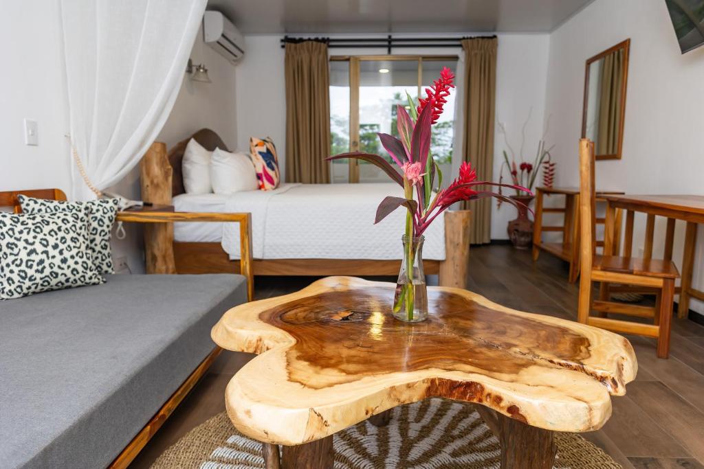 ECOTICA Boutique Hotel & Spa - Deluxe Kingsuite