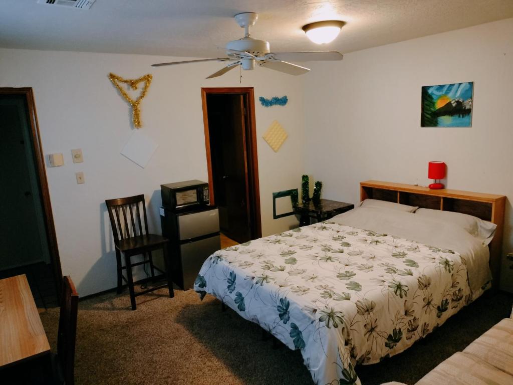 Golden Sunflower's Apt B1 photo