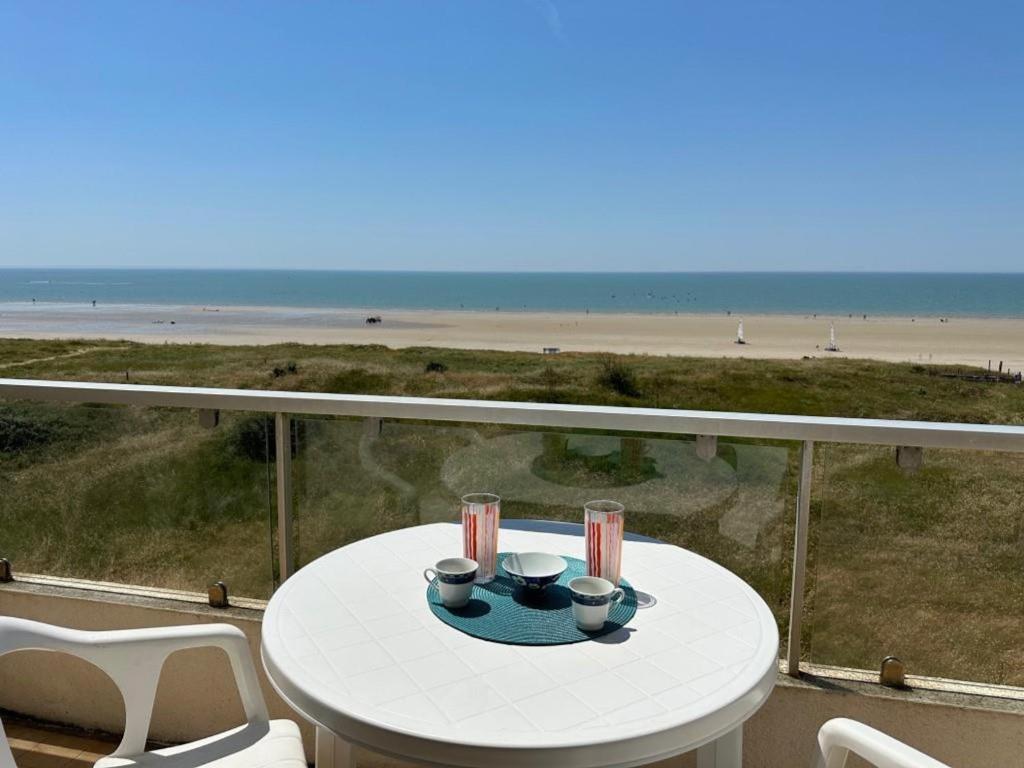 Fotografia z galérie ubytovania Notre-Dame-de-Monts - Appartement 5 personnes avec Balcon et Accès Direct à la Plage - FR-1-540-199 v destinácii Notre-Dame-de-Monts