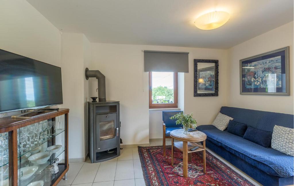 Posedenie v ubytovaní Lovely Apartment In Porec With Kitchen