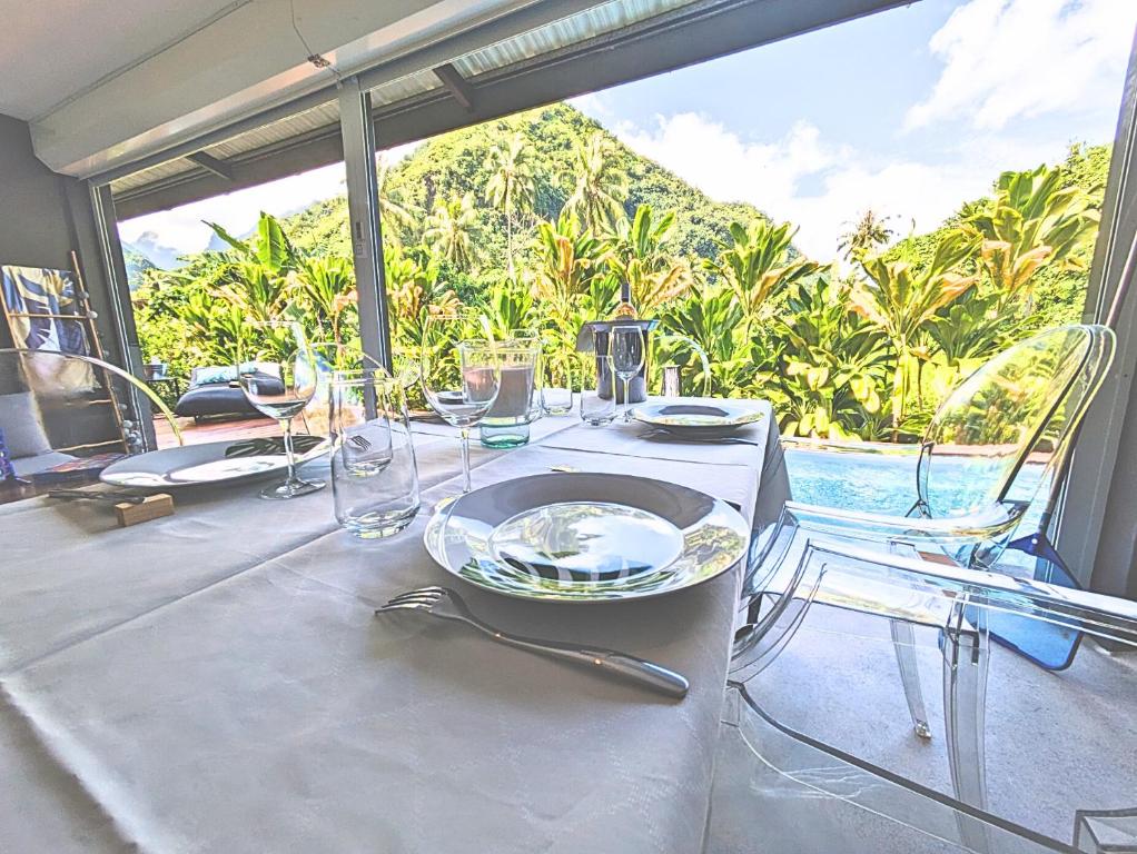 Piscina di Natura OM Teahupoo surf lodge o nelle vicinanze