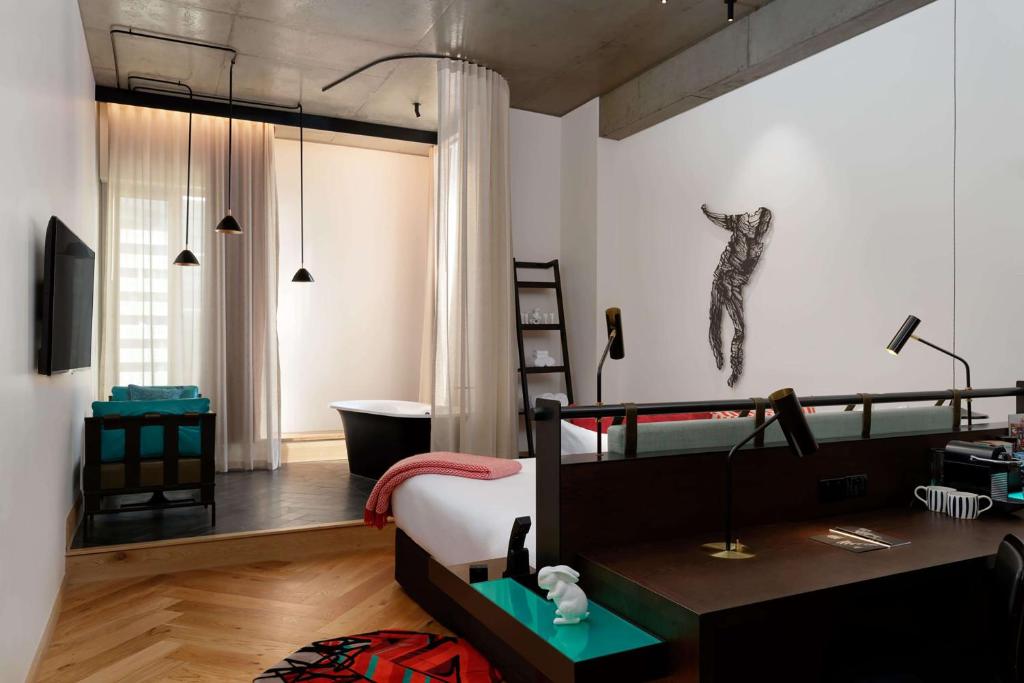 QT Melbourne - Resim 15