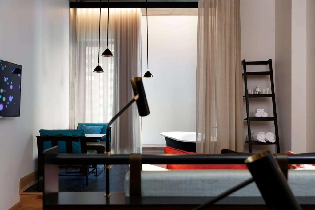 QT Melbourne - Resim 16