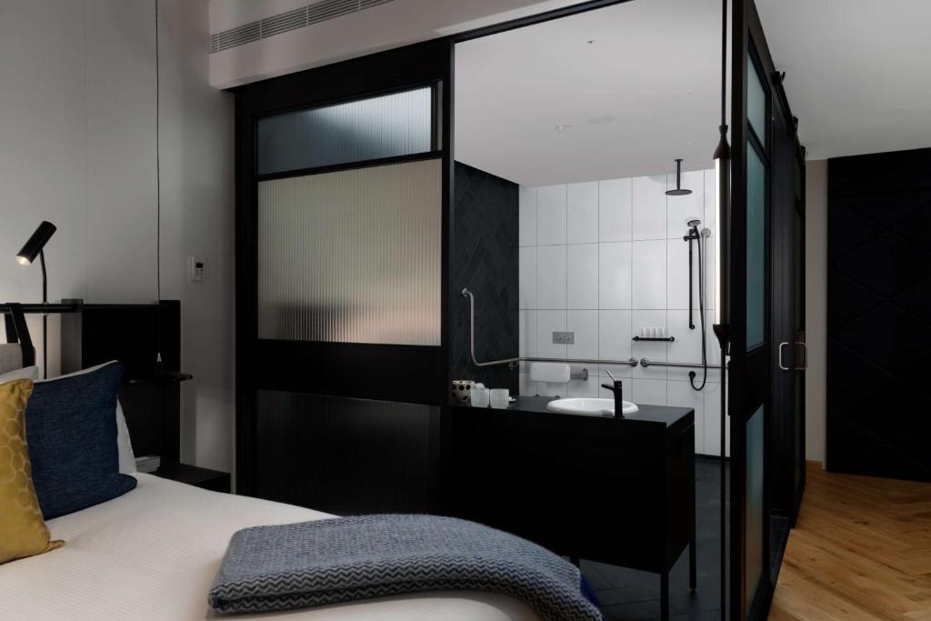 QT Melbourne - Resim 21