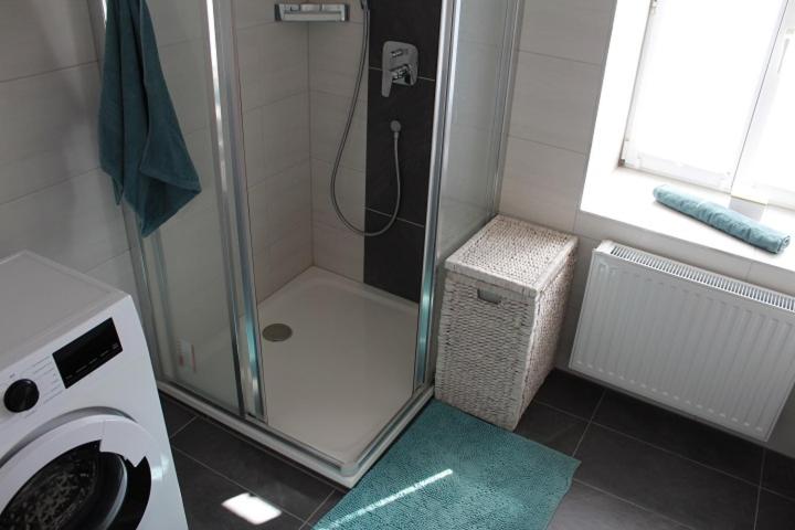 Koupelna v ubytování Maisonette im Zentrum Trofaiachs