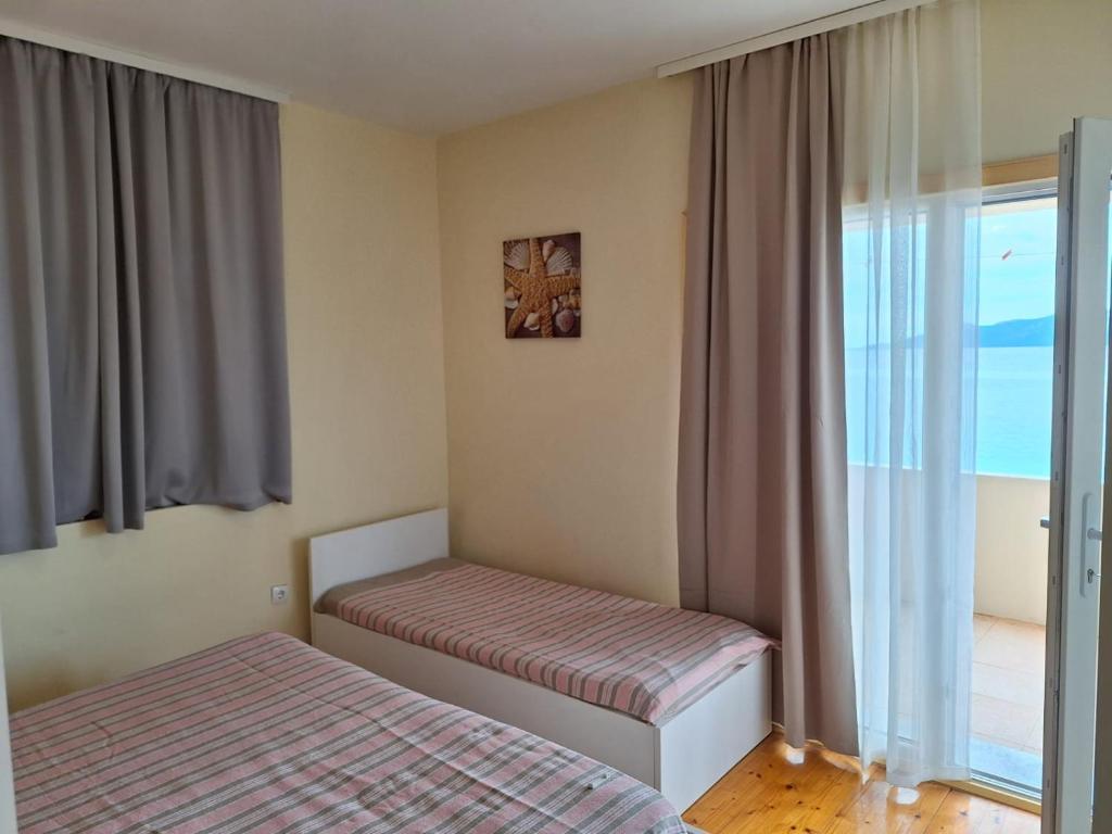 Fotografia z galérie ubytovania First row next to sea apartments with infinity jacuzzi v destinácii Mali Iž