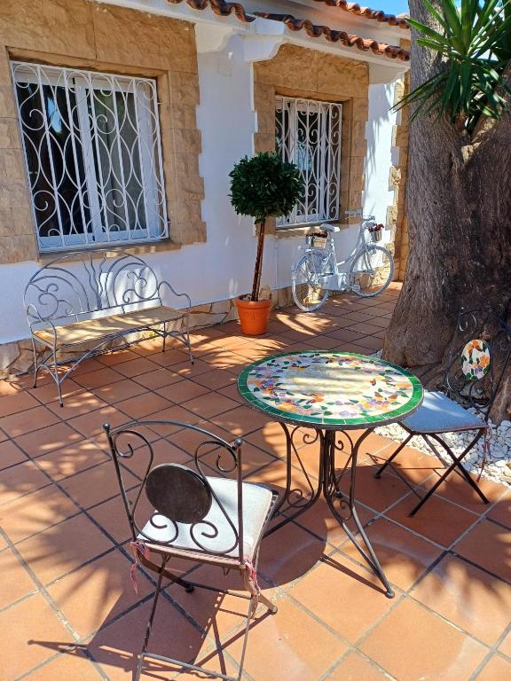 Patio alebo iná vonkajšia časť ubytovania Villa Cambrils Mar