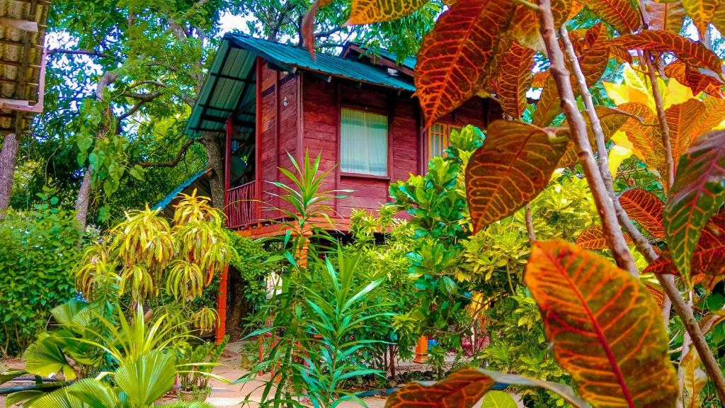 Sigiri Sky Home & TreeHouse - 1