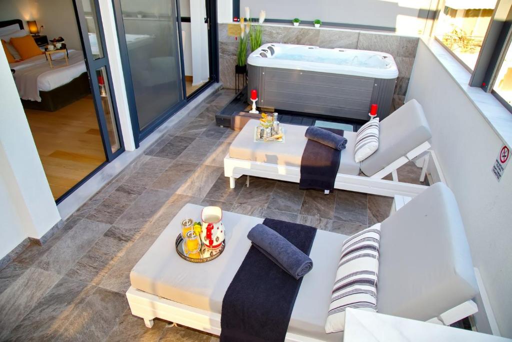 Χώρος καθιστικού στο Alex Suite with private jacuzzi