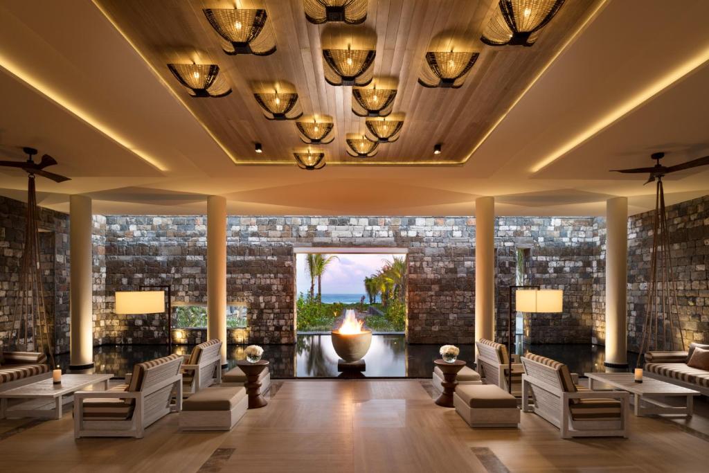 Posezení v ubytování Anantara Iko Mauritius Resort & Villas