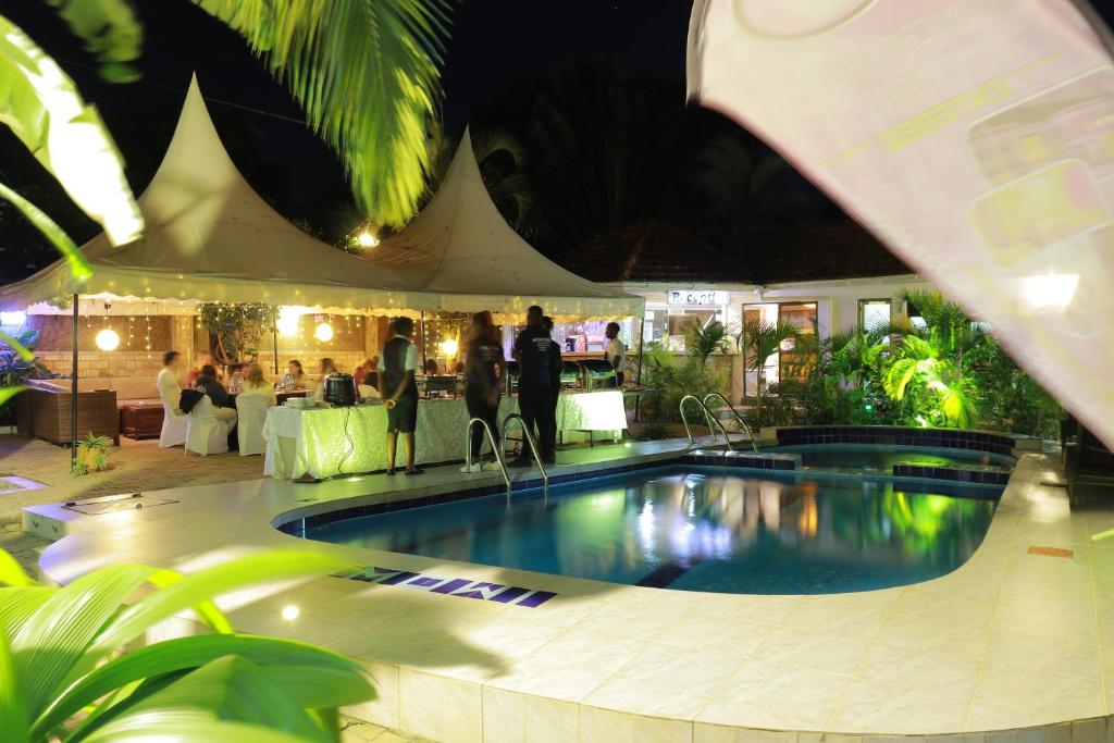 Bazén v ubytování Mowicribs Hotel and Spa nebo v jeho okolí