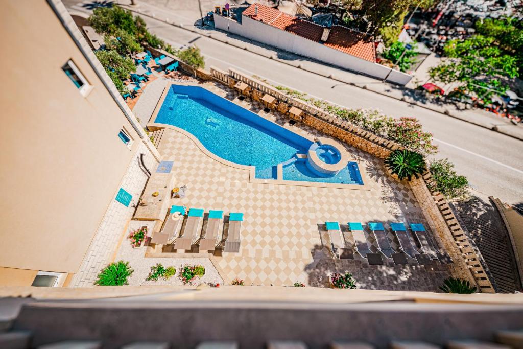 Бассейн в Hotel SOL или поблизости
