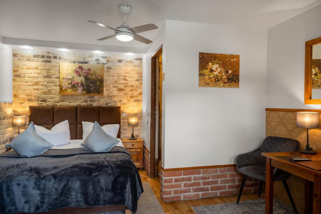 Pensjonat Miejski - Economy Double Room With Terrace - Ground Floor