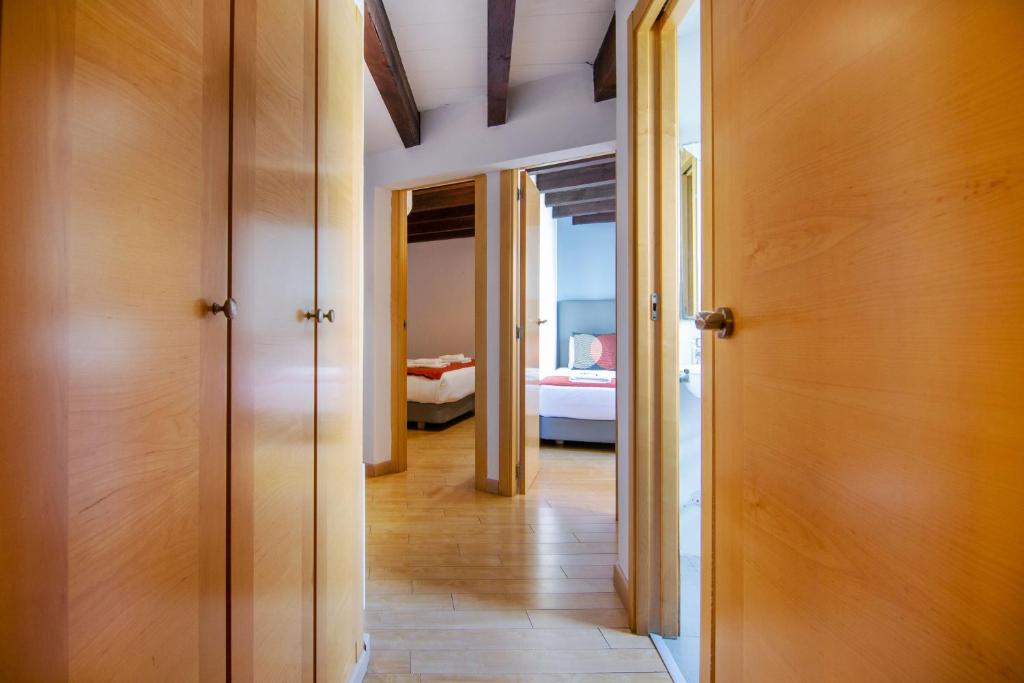 Welcomer Apartments Valencia - Basic Two-Bedroom Apartment