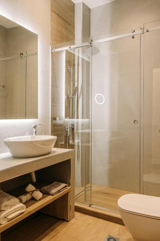 Koupelna v ubytování Volos Suites Center
