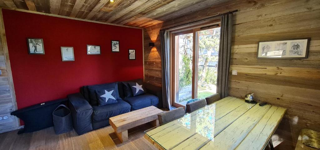 Chalets Collection Greniers D'Alpages - Les Chalets Secrets - Chalet Mintaka (2 Adults & 4 Children)