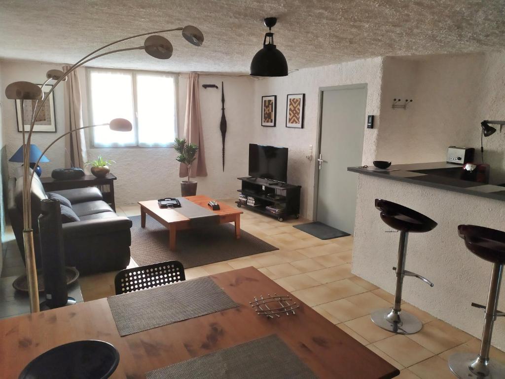 Χώρος καθιστικού στο Appartement 55 m2 proche commerces et parking