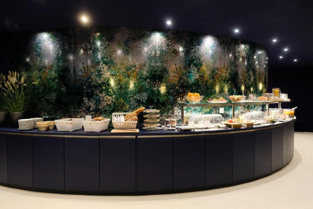 Hotel Eastside (free parking garage) - Resim 26