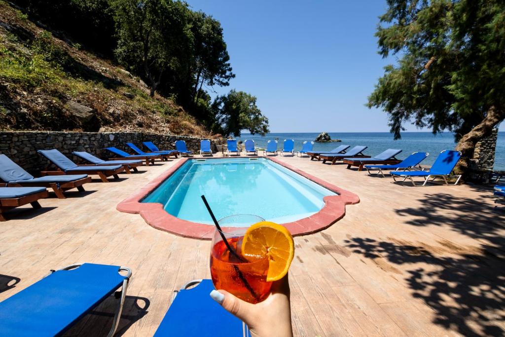 Gallery image of Hotel Kokkino Nero in Kókkinon Nerón