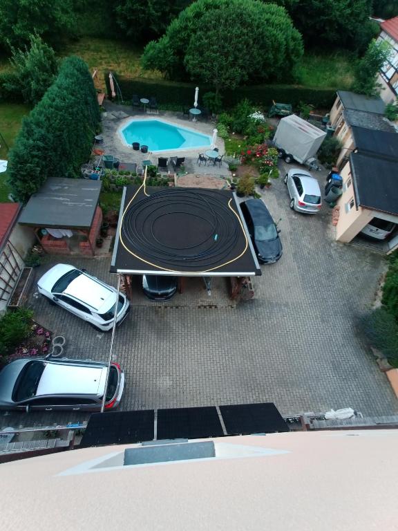 Bazén v ubytování NoOaks nebo v jeho okolí