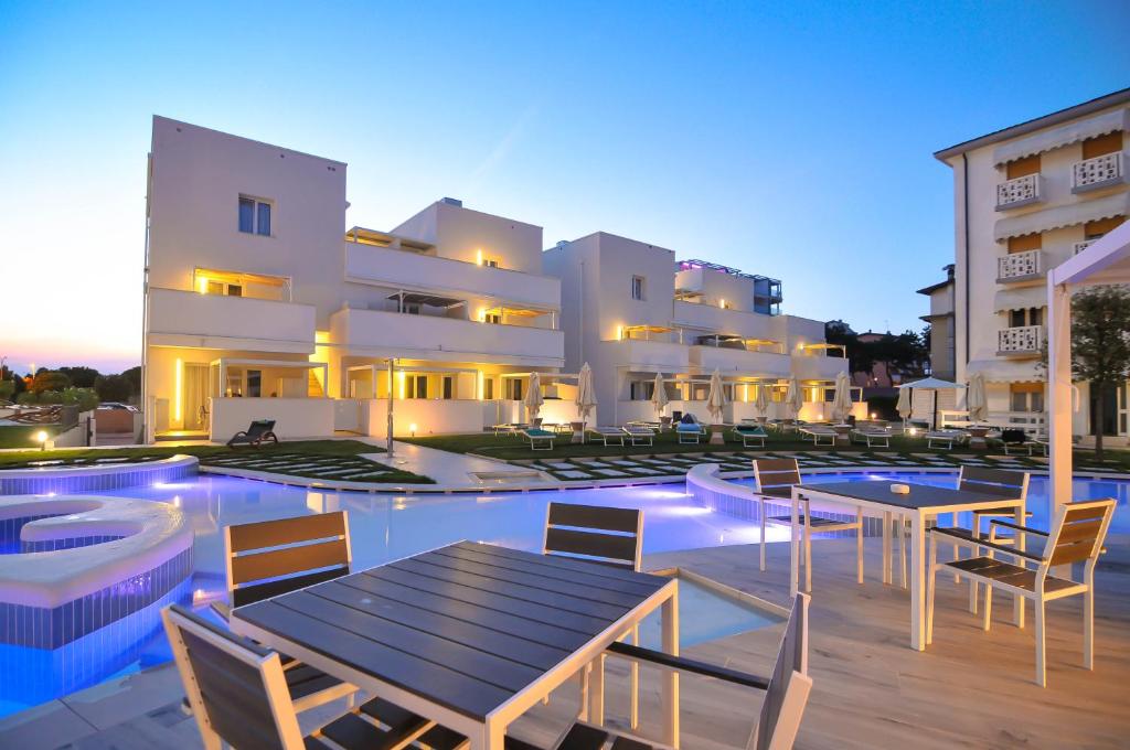 Bazén v ubytování Marina Palace Hotel 4 stelle S nebo v jeho okolí