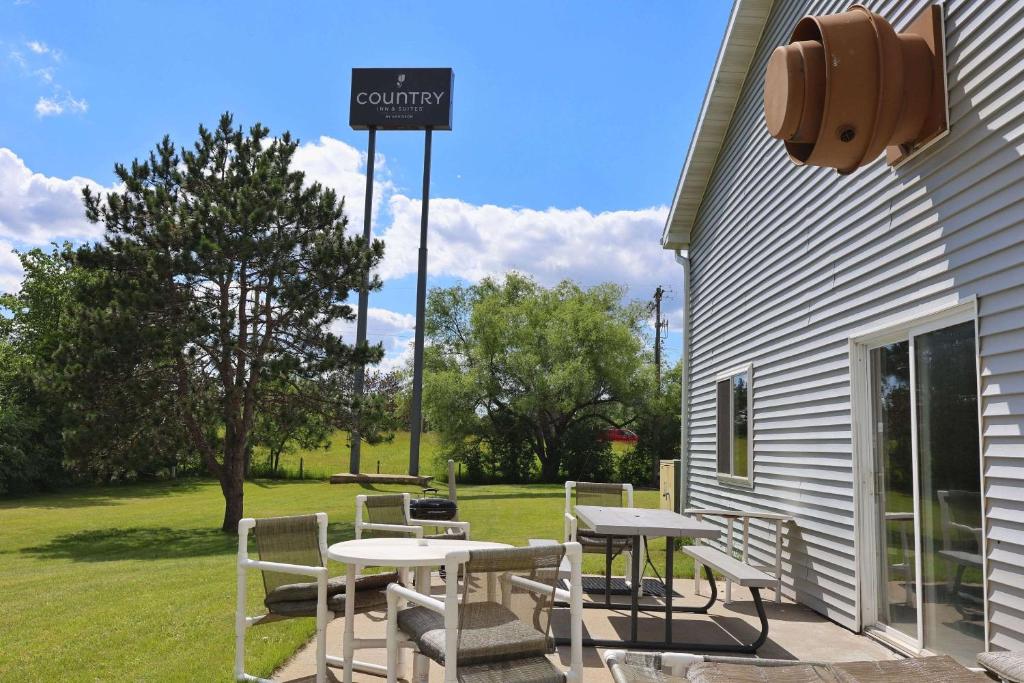 Country Inn & Suites by Radisson, Sparta, WI photo