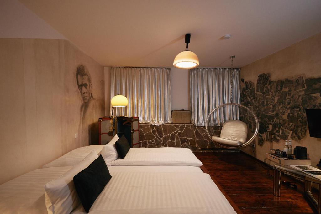 18Arts Hotel - Living in a Gallery! - Resim 44